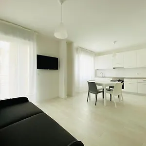 https://maredena.hotelinveneto.com